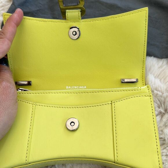 Balenciaga Hourglass Leather Wallet on Chain in Lime Green - Picture 7 of 10